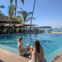 1827510D-0A85-47B6-B4E7-D9578E5FAA66 1827510D-0A85-47B6-B4E7-D9578E5FAA66